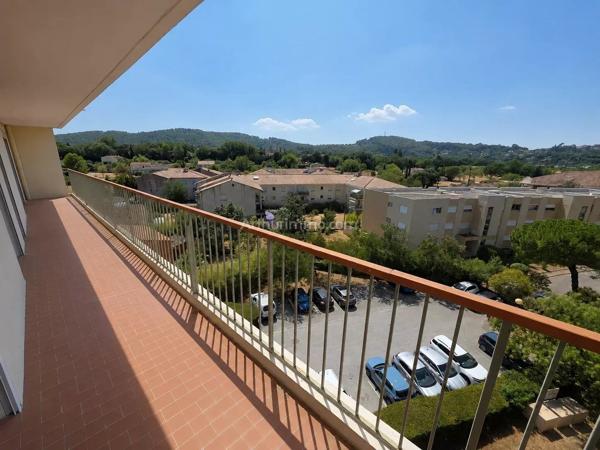 Vente                                                      Appartement
                        
                     4 pièces                      90 m2                     à Draguignan