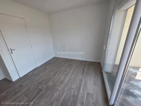 Vente                                                      Appartement
                        
                     4 pièces                      90 m2                     à Draguignan