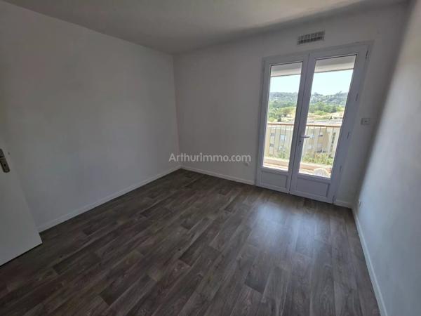 Vente                                                      Appartement
                        
                     4 pièces                      90 m2                     à Draguignan
