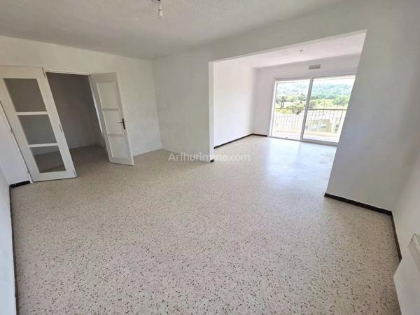 Vente                                                      Appartement
                        
                     4 pièces                      90 m2                     à Draguignan