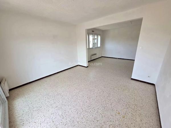 Vente                                                      Appartement
                        
                     4 pièces                      90 m2                     à Draguignan