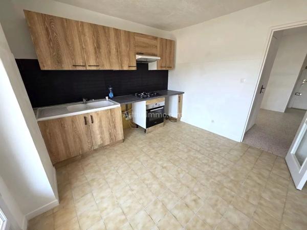 Vente                                                      Appartement
                        
                     4 pièces                      90 m2                     à Draguignan