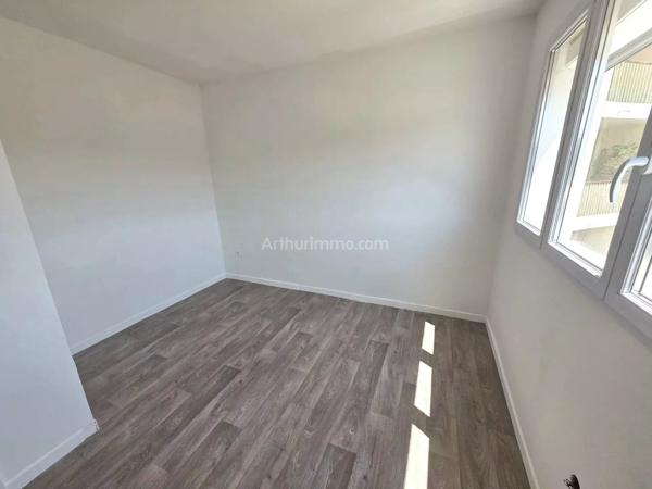 Vente                                                      Appartement
                        
                     4 pièces                      90 m2                     à Draguignan