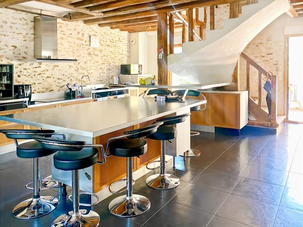 Maison de ville et de caractère  – 170 m² – Terrasse 25 m² –  Ozoir-La-Ferrière