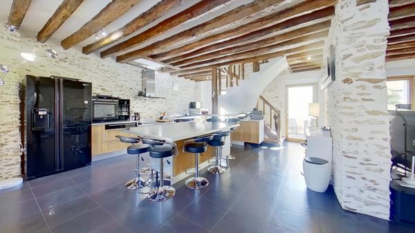 Maison de ville et de caractère  – 170 m² – Terrasse 25 m² –  Ozoir-La-Ferrière