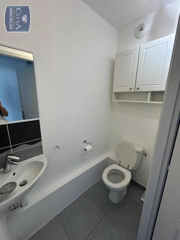 Appartement à louer 3 pièces 73.89m² Aix-les-Bains (73100)