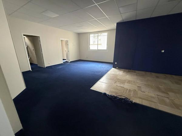 Local professionnel - 163 m²