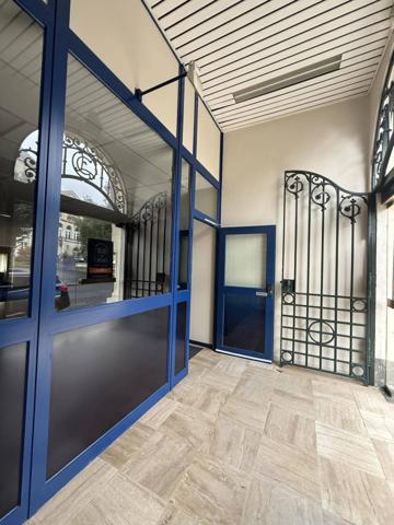 Local professionnel - 163 m²