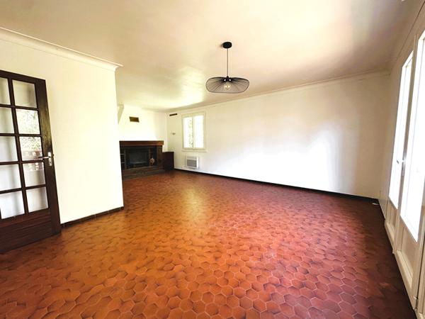 Maison L Isle Jourdain sur presque 5 000m² de terrain