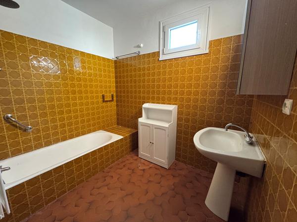 Maison L Isle Jourdain sur presque 5 000m² de terrain