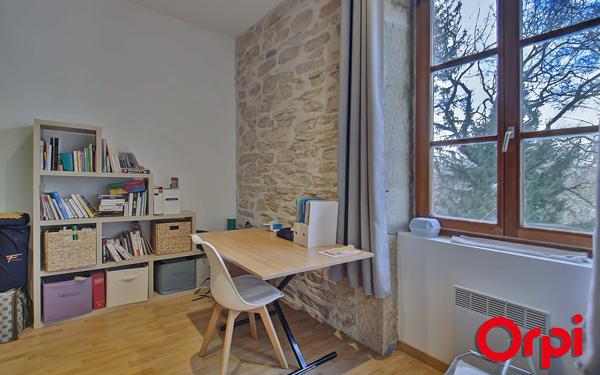 Appartement à vendre    3 pièces •  Bourgoin-Jallieu