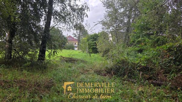 Maison individuelle semi plain-pied sur sous-sol complet et grand espace naturel