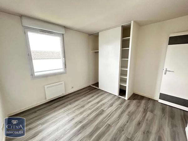 Appartement à louer 2 pièces 46.14m² Saint-Pierre-du-Mont (40280)