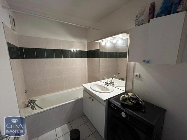 Appartement à louer 2 pièces 46.14m² Saint-Pierre-du-Mont (40280)