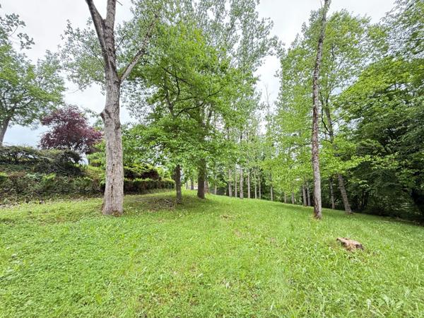 EN EXCLUSIVITE Maison 184m², 4 chambres avec dépendances sur 4396m² de terrain 149 900 €
