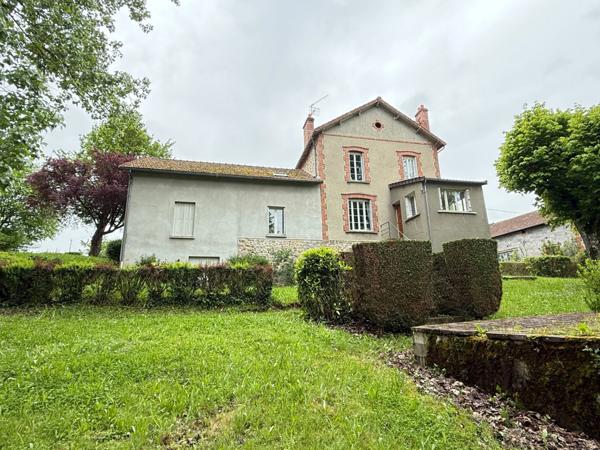 EN EXCLUSIVITE Maison 184m², 4 chambres avec dépendances sur 4396m² de terrain 149 900 €