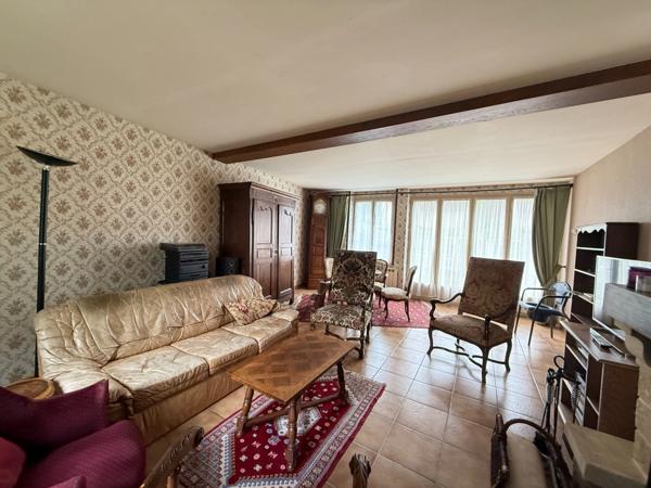 EN EXCLUSIVITE Maison 184m², 4 chambres avec dépendances sur 4396m² de terrain 149 900 €