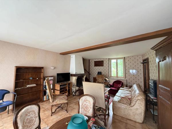 EN EXCLUSIVITE Maison 184m², 4 chambres avec dépendances sur 4396m² de terrain 149 900 €