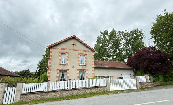 EN EXCLUSIVITE Maison 184m², 4 chambres avec dépendances sur 4396m² de terrain 149 900 €