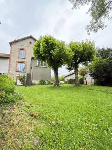 EN EXCLUSIVITE Maison 184m², 4 chambres avec dépendances sur 4396m² de terrain 149 900 €