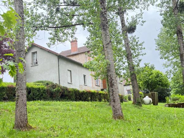 EN EXCLUSIVITE Maison 184m², 4 chambres avec dépendances sur 4396m² de terrain 149 900 €