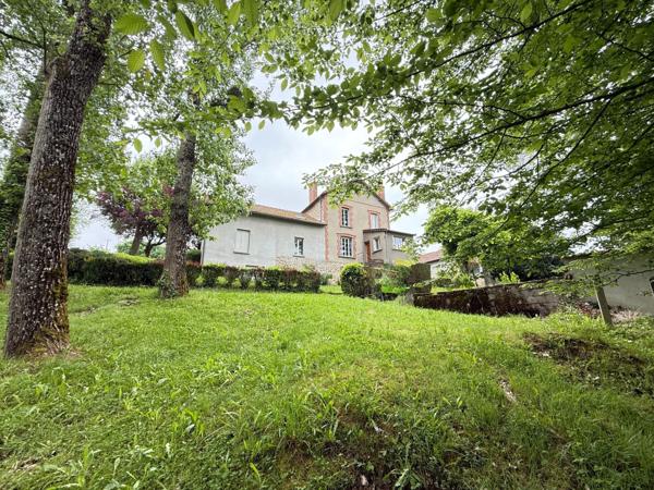 EN EXCLUSIVITE Maison 184m², 4 chambres avec dépendances sur 4396m² de terrain 149 900 €
