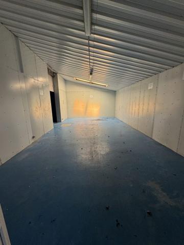 Entrepôt Saint-Martin-des-Champs 46 m²