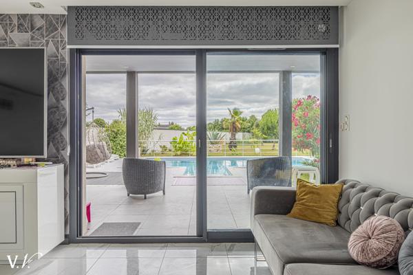 CONTEMPORAINE AVEC PISCINE -BALLAN