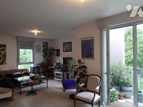 Quartier Villejean, résidence de 2010, appartement type 3, de 67.55 m² au 3ème et dernier étage...