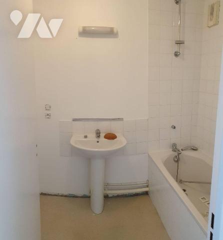 Quartier Villejean, résidence de 2010, appartement type 3, de 67.55 m² au 3ème et dernier étage...