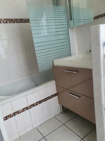 Dpt Vosges (88), à vendre VITTEL ensemble 2 studios meublés et équipés secteur PARC et THERMES - RARE