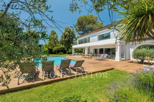 Villa familiale d’exception dans un domaine privé