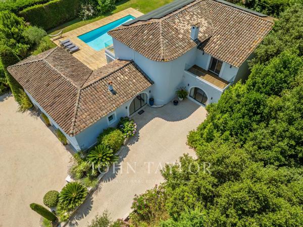 Villa familiale d’exception dans un domaine privé