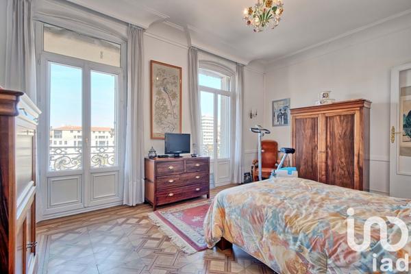 Appartement 5 pièces de 184 m² à Toulon (83000)