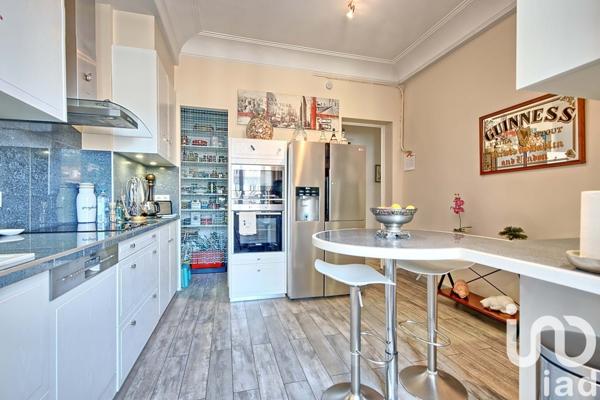 Appartement 5 pièces de 184 m² à Toulon (83000)