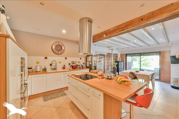 Maison à vendre |  Villeneuve-Tolosane |  7 pièces | 243 m²