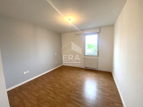 Pau - Quartier Le Hameau : appartement T3 de 70 m² avec  terrasse, parking et cave