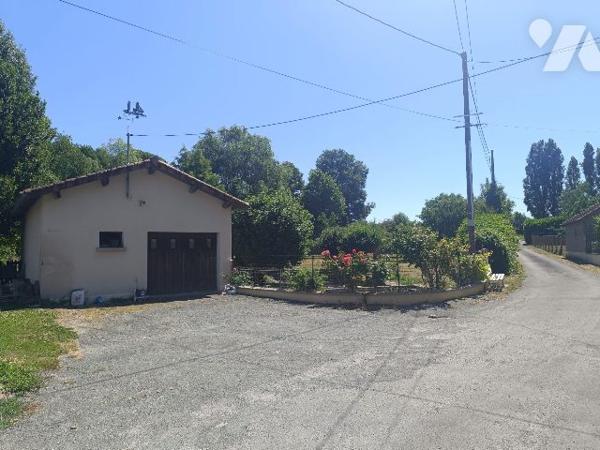 MAISON de 200 m² avec TERRAINS et DEPENDANCES