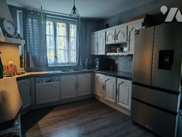 MAISON de 200 m² avec TERRAINS et DEPENDANCES