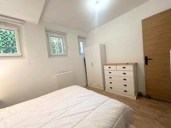 Fréjus (83370) Appartement 2 pièces rénové et meublé avec terrasse et piscine et parking privé – Saint-Aygulf