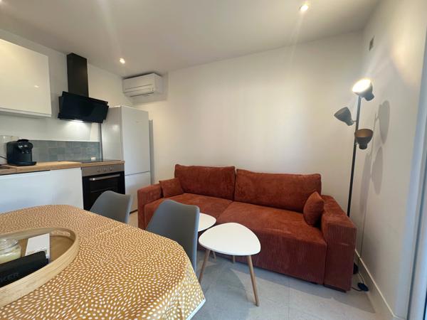 Fréjus (83370) Appartement 2 pièces rénové et meublé avec terrasse et piscine et parking privé – Saint-Aygulf