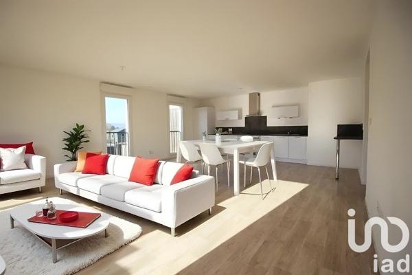 Appartement 4 pièces de 85 m² à Bezannes (51430)