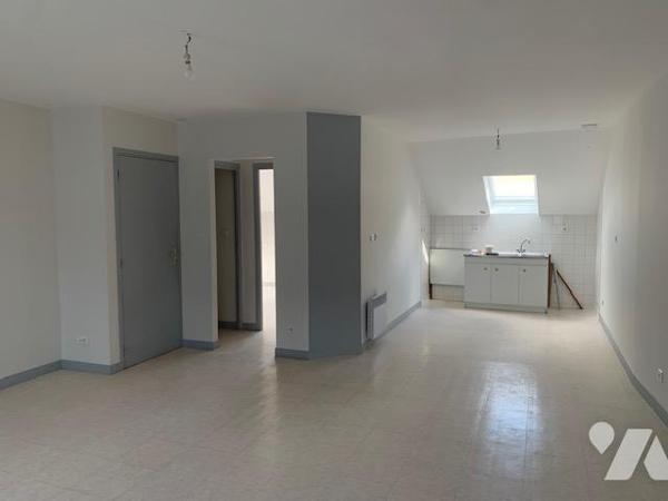 COUERON BOURG - Un ensemble immobilier comprenant deux appartements.