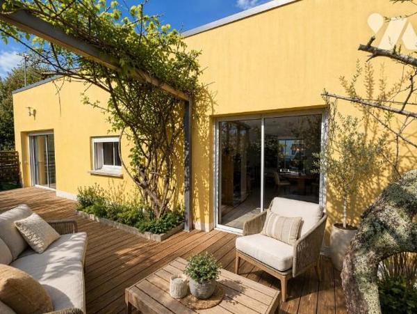 Maison à vendre à Surzur – Maison de bourg rénovée avec locataire en place – Hyper centre