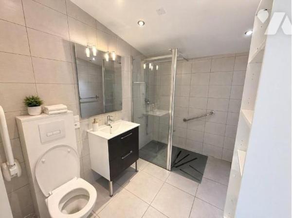 Maison à vendre à Surzur – Maison de bourg rénovée avec locataire en place – Hyper centre