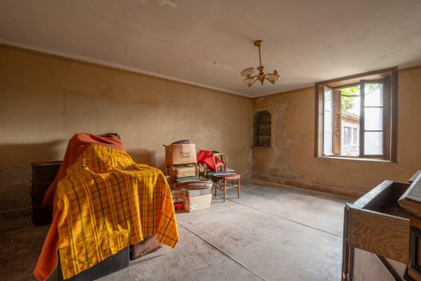 Maison à rénover – 180 m² de potentiel, atelier 60 m² et jardin