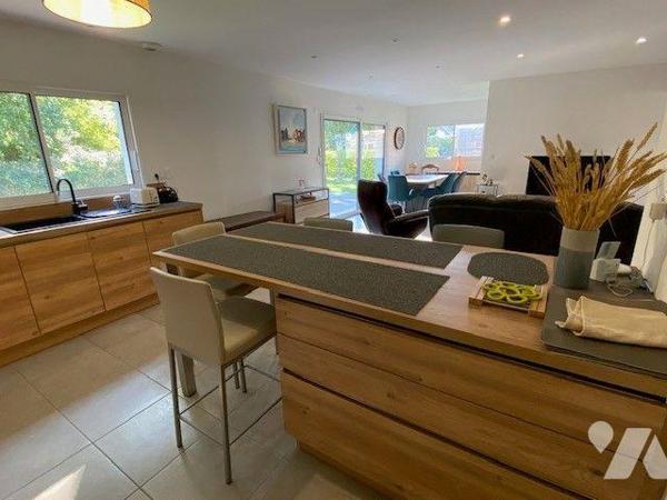 Maison à Vendre à Plouha (22580) en Côtes-d'Armor (22)

Cette maison, construite en 2020, dis...