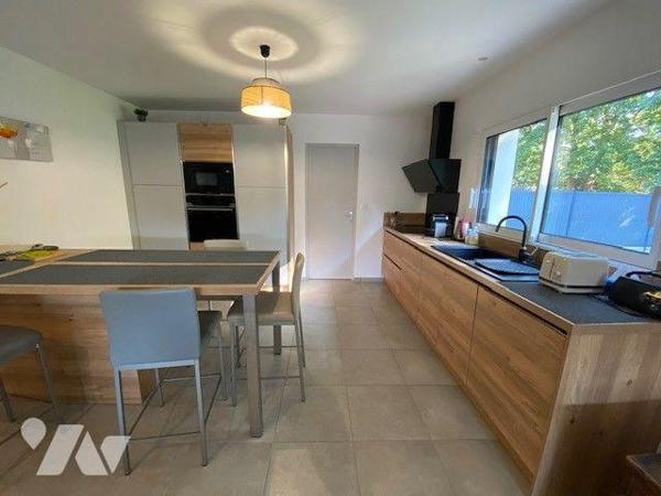 Maison à Vendre à Plouha (22580) en Côtes-d'Armor (22)

Cette maison, construite en 2020, dis...