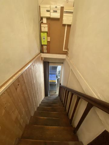 Bâtiment avec 3 appartements et maisonette à côté de la Sioule