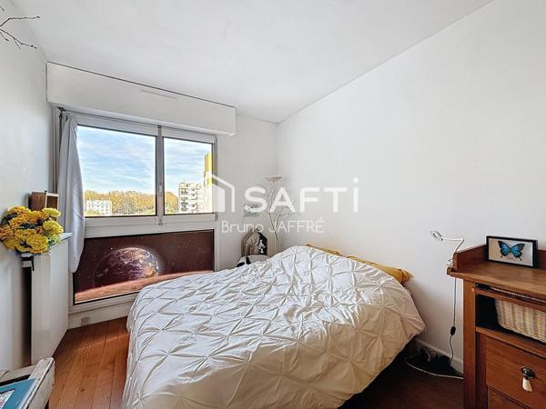 Paris 75020 - Appartement 3/4 pièces -  loggia - Box